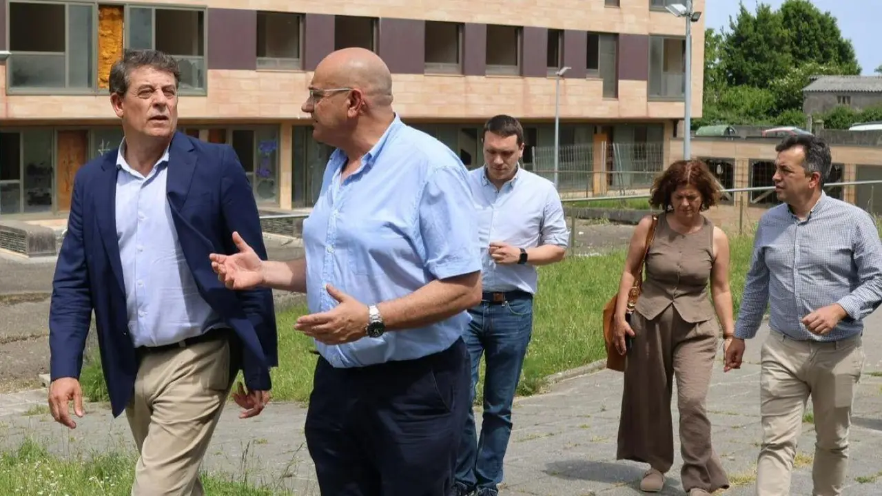 Jos&eacute; Ram&oacute;n G&oacute;mez Besteiro e Alberto Gonz&aacute;lez. (Foto: N&oacute;s Diario)