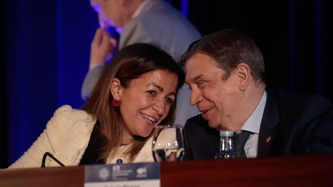 A conselleira do Mar, Marta Vilaverde, e o ministro de Pesca, Luis Planas, este 1 de xu&ntilde;o. (Foto: Adri&aacute;n Irago / Europa Press)