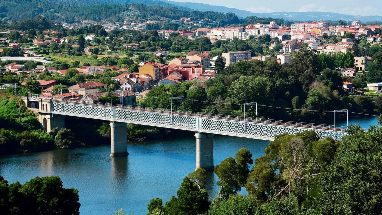 Ponte Internacional sobre o r&iacute;o Mi&ntilde;o entre Galiza e Portugal. (Foto: Bego Bautista)