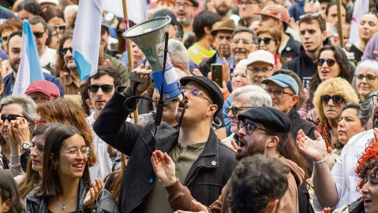 Manifestaci&oacute;n pola lingua en Santiago de Compostela o 17 de maio. (Foto: Alma Alonso)