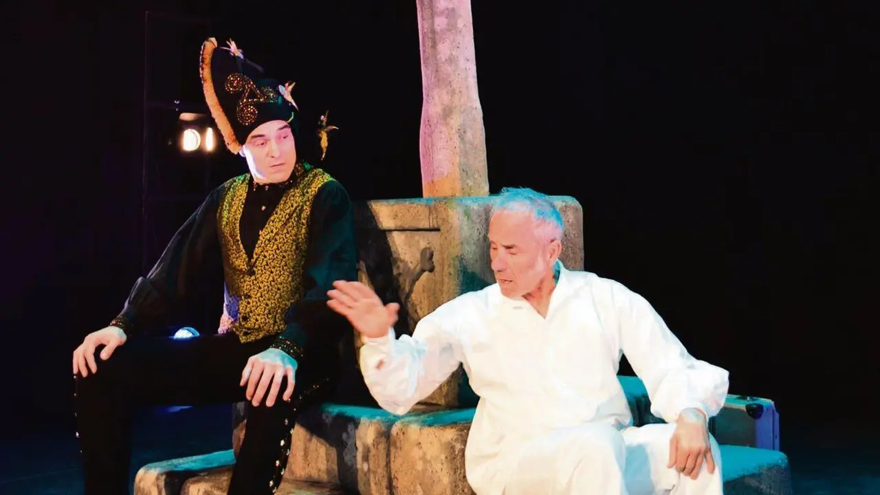 Toni Salgado e Avelino Gonz&aacute;lez en 'Apaga o candil', escrita e dirixida por C&aacute;ndido Paz&oacute;, sobre a figura de Carlos D&iacute;az, o "Xestal". (Foto: Contraproduci&oacute;ns)