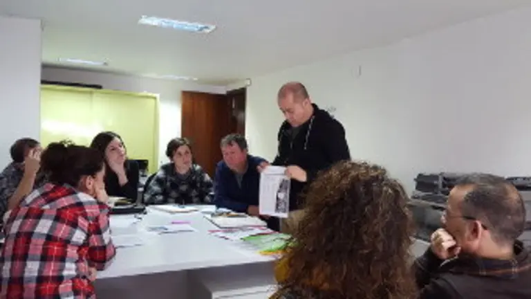 Reuni&oacute;n redacci&oacute;n con Pepe Barro novo dese&ntilde;o Sermos