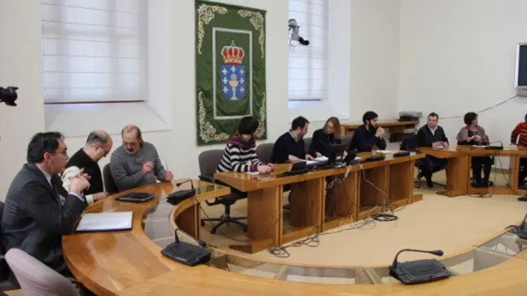 lingua parlamento moci&oacute;n