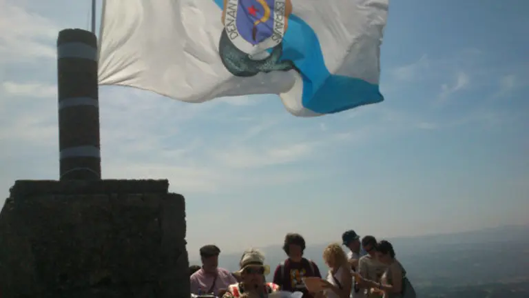 Lectura do Alba de Gloria no Pico Sacro