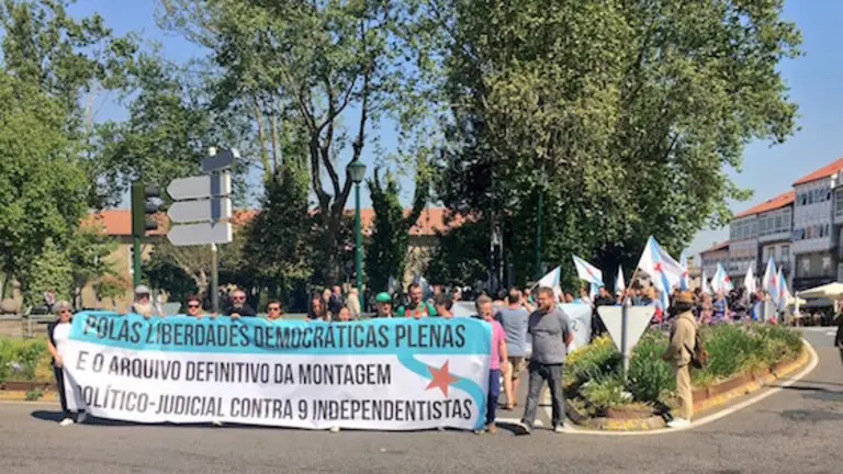 Manifestaci&oacute;n polo arquivo da causa contra os independentistas de Causa Galiza, 23 de abril de 2017