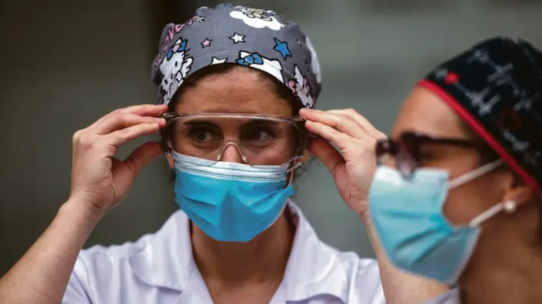 persoal sanitario (Europa Press)