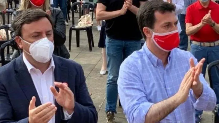 Gonz&aacute;lez Formoso e Caballero, xuntos, nun acto de partido decorrido en xullo. (Foto: Andr&eacute;s Castro / PSdeG) #primarias #psdeg #caballero #gonz&aacute;lezformoso