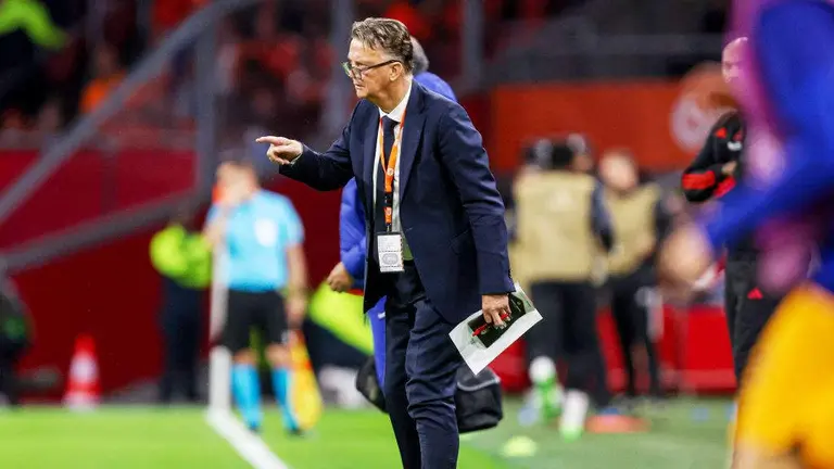 Aos seus 71 anos, e tras superar un cancro, o hist&oacute;rico Louis Van Gaal quere rematar co gafe do combinado holand&eacute;s no Mundial antes de retirarse do f&uacute;tbol definitivamente. (Foto: EP).