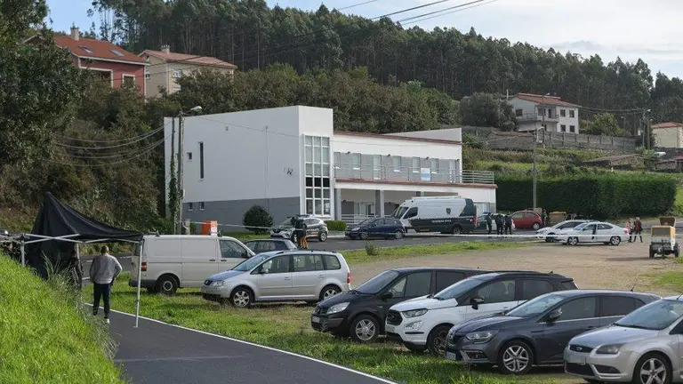 Dispositivo policial despregado no lugar no que se produciu o tiroteo. (Foto: M. Dylan / Europa Press)