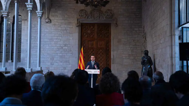 O presidente catal&aacute;n, Pere Aragon&egrave;s, a cuarta feira ao convocar comicios anticipados. (Foto: David Zorrakino / Europa Press)