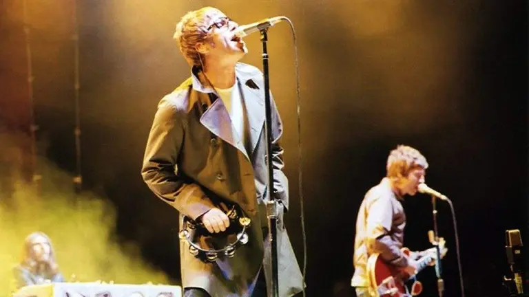 Liam e Noel Gallagher durante un concerto. (Foto: Will Fresch)