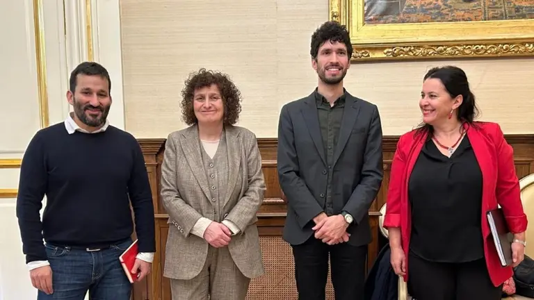 Vicent Marz&agrave;, Goretti Sanmart&iacute;n, Iago Lesteg&aacute;s e Ana Miranda, esta sexta feira no Pazo de Raxoi. (Foto: Concello de Santiago)