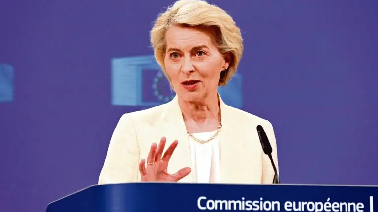 A presidenta da Comisi&oacute;n Europea, Ursula von der Leyen, esta cuarta feira 16 de xullo, en rolda de prensa desde Bruxelas. (Foto: Ansgar Haase / DPA)