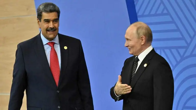 Nicol&aacute;s Maduro e Vladimir Putin. (Foto: Kristina Kormilitsyna / brics-russ / DPA v&iacute;a Europa Press)