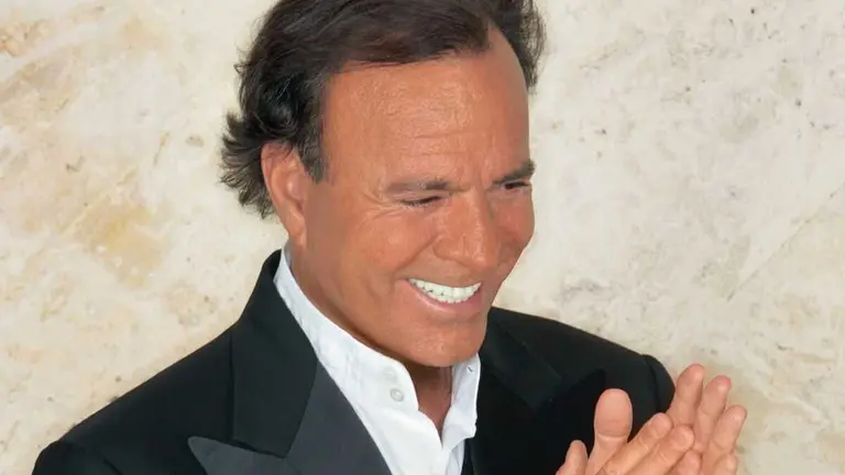 O cantante Julio Iglesias. (Foto: Netflix)