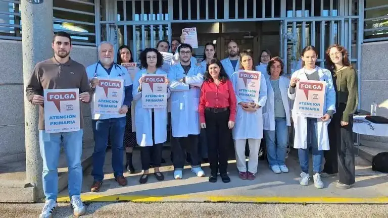 Foto de arquivo - Persoal sanitario do CSSardoma de Vigo o pasado 18 de novembro. (Foto: N&oacute;s DIario)