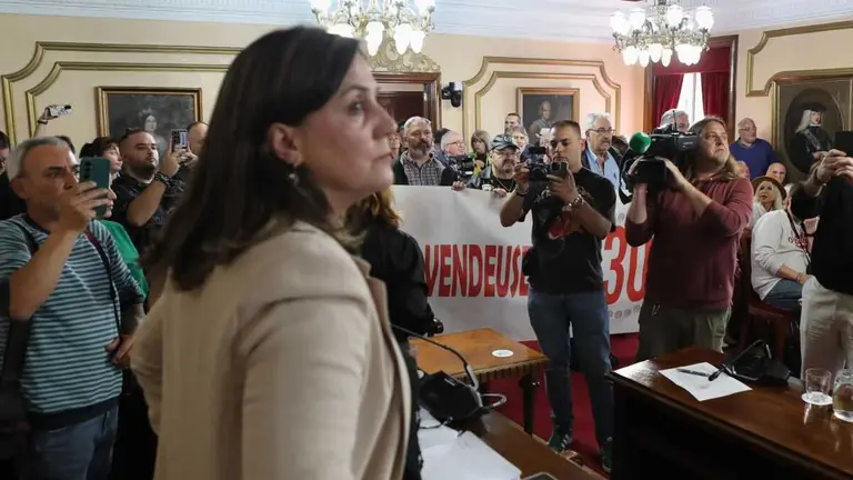 Mar&iacute;a Reigosa no pleno de Lugo, esta quinta feira. (Foto: Carlos Castro / Europa Press)