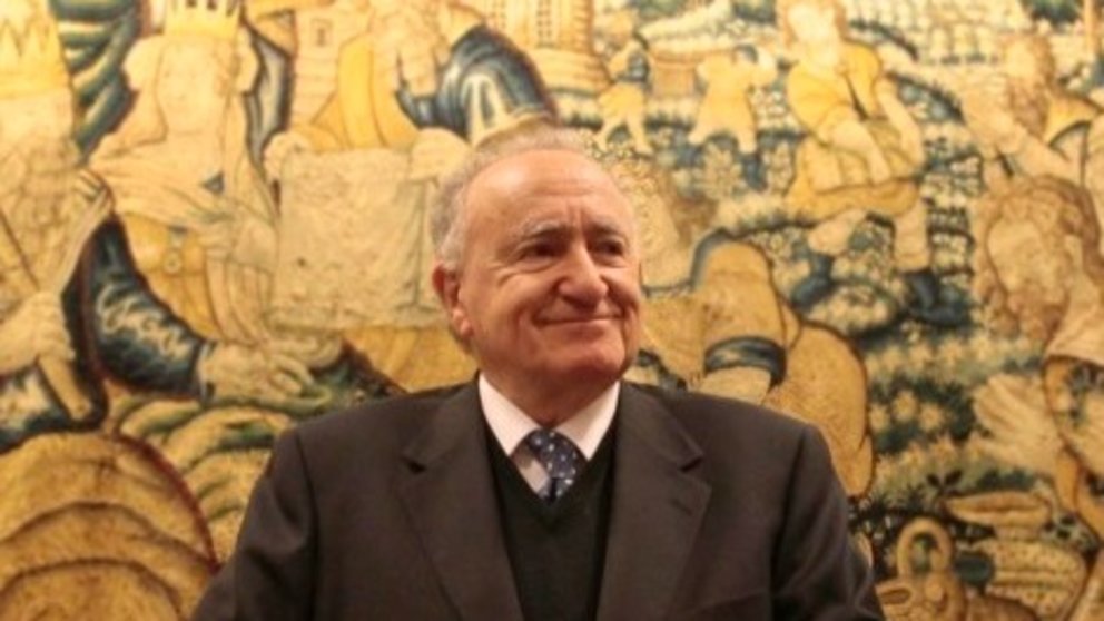 O autor Alonso Montero.