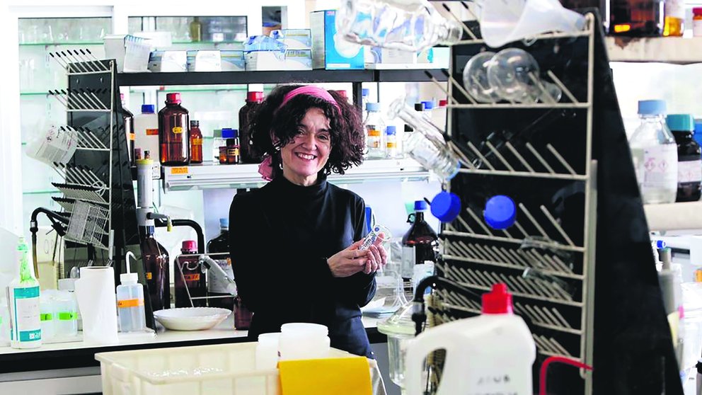María Isabel Medina Méndez no seu laboratorio.