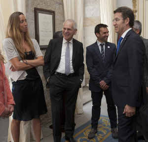 O titular da Xunta, Alberto Núñez Feixoo, xunto a Florentino Cacheda na presentación do campionato do mundo de natación en 2013 (Xunta da Galiza)