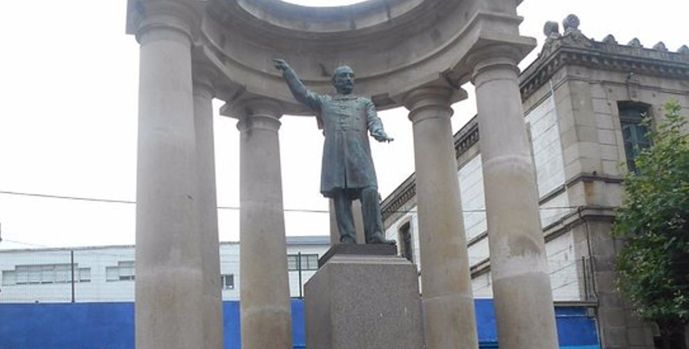 Estatua de Eusebio da Guarda na Coruña