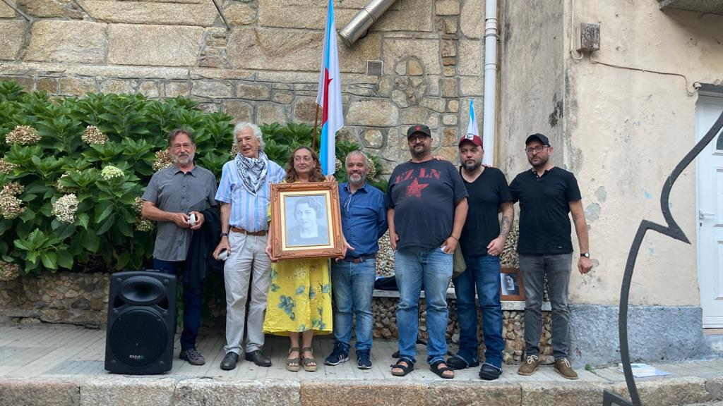 Foto de familia da homenaxe a Mercedes Romero Abella.