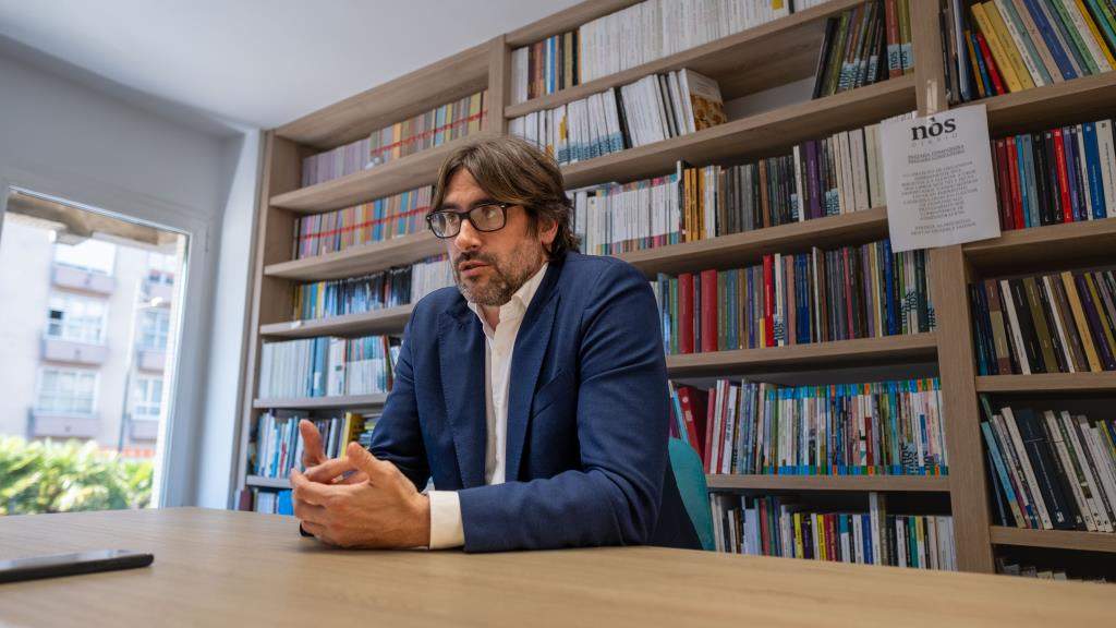 Emilio Bruquetas, durante a entrevista. (Foto: Arxina)