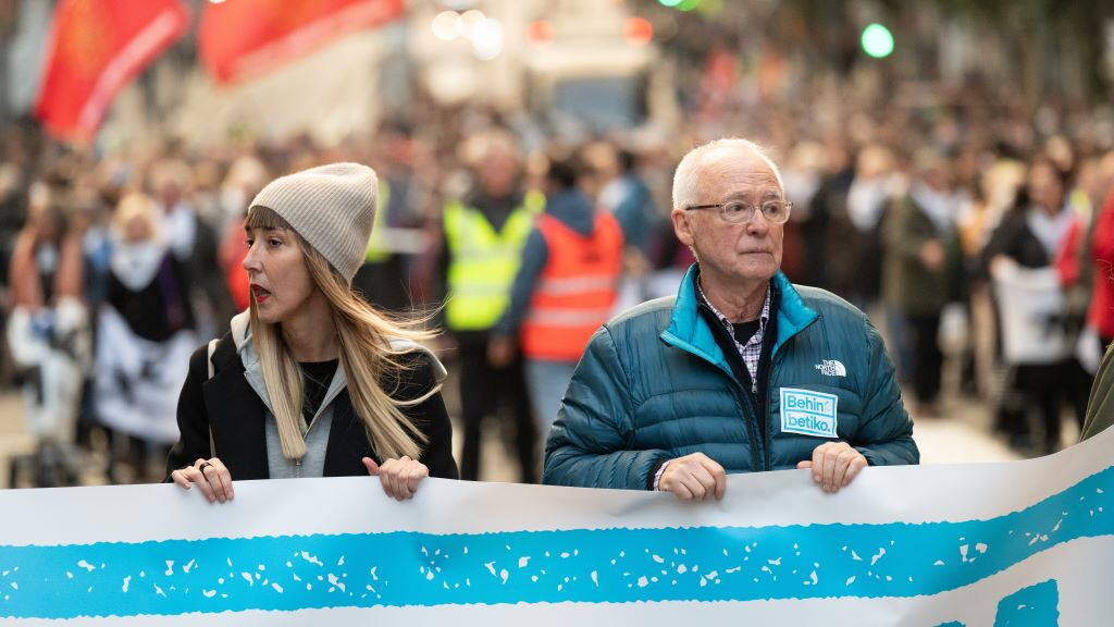 Os portavoces de Sare Bego Atxa e Josea Azkarraga. (Foto: David de Haro / Europa Press)