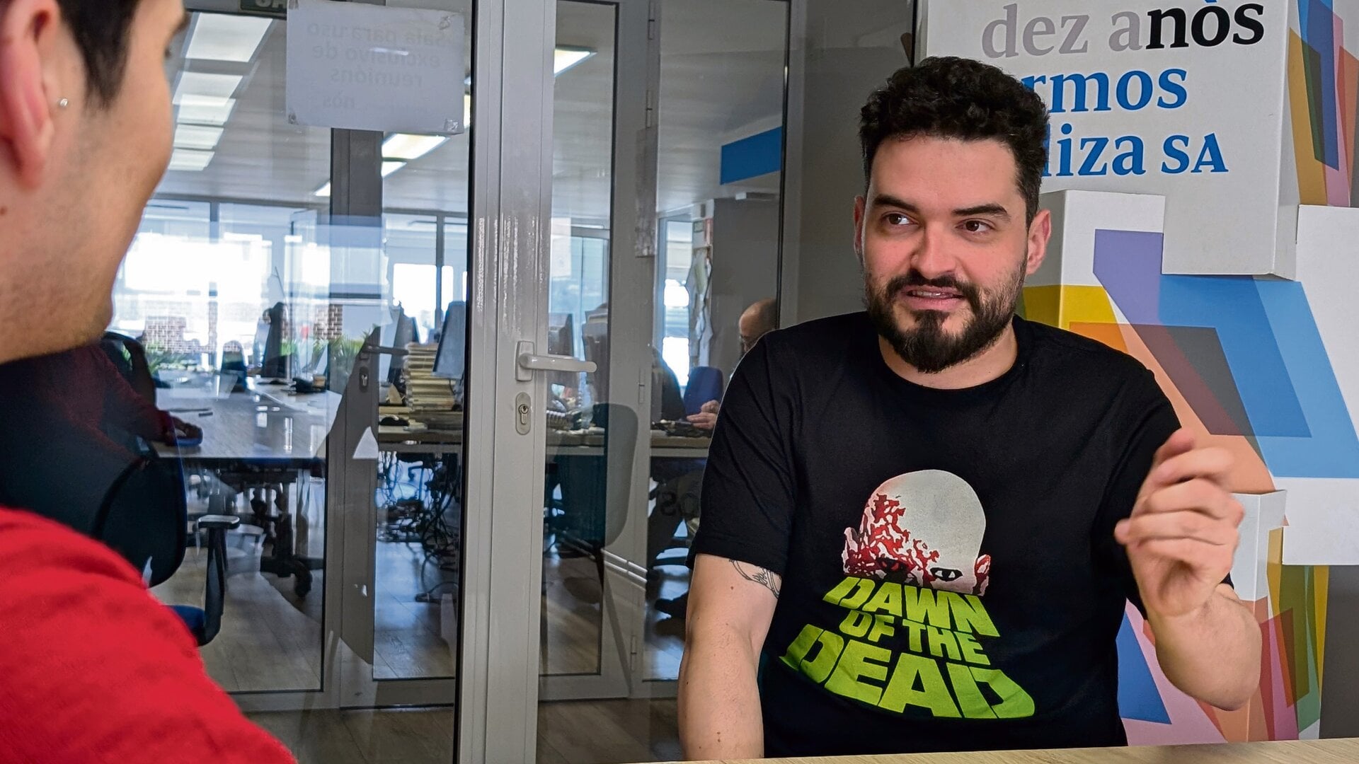 Nuno García Pico, na redacción de 'Nós Diario', durante a entrevista. (Foto: Nós Diario)