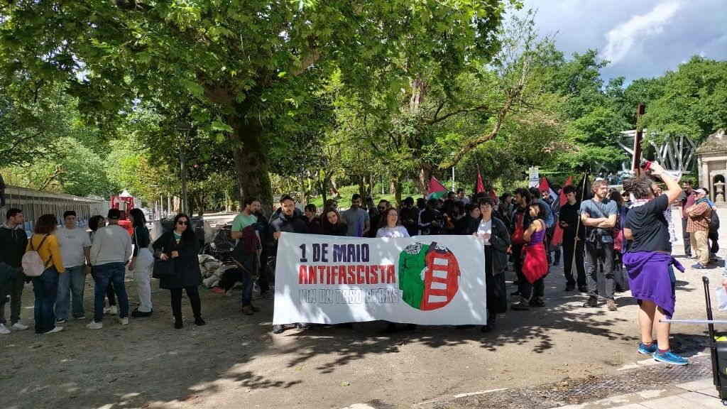 Prolegómenos na Alameda compostelá da marcha convocada baixo o lema "1 de maio antifascista". (Foto: Nós Diario)