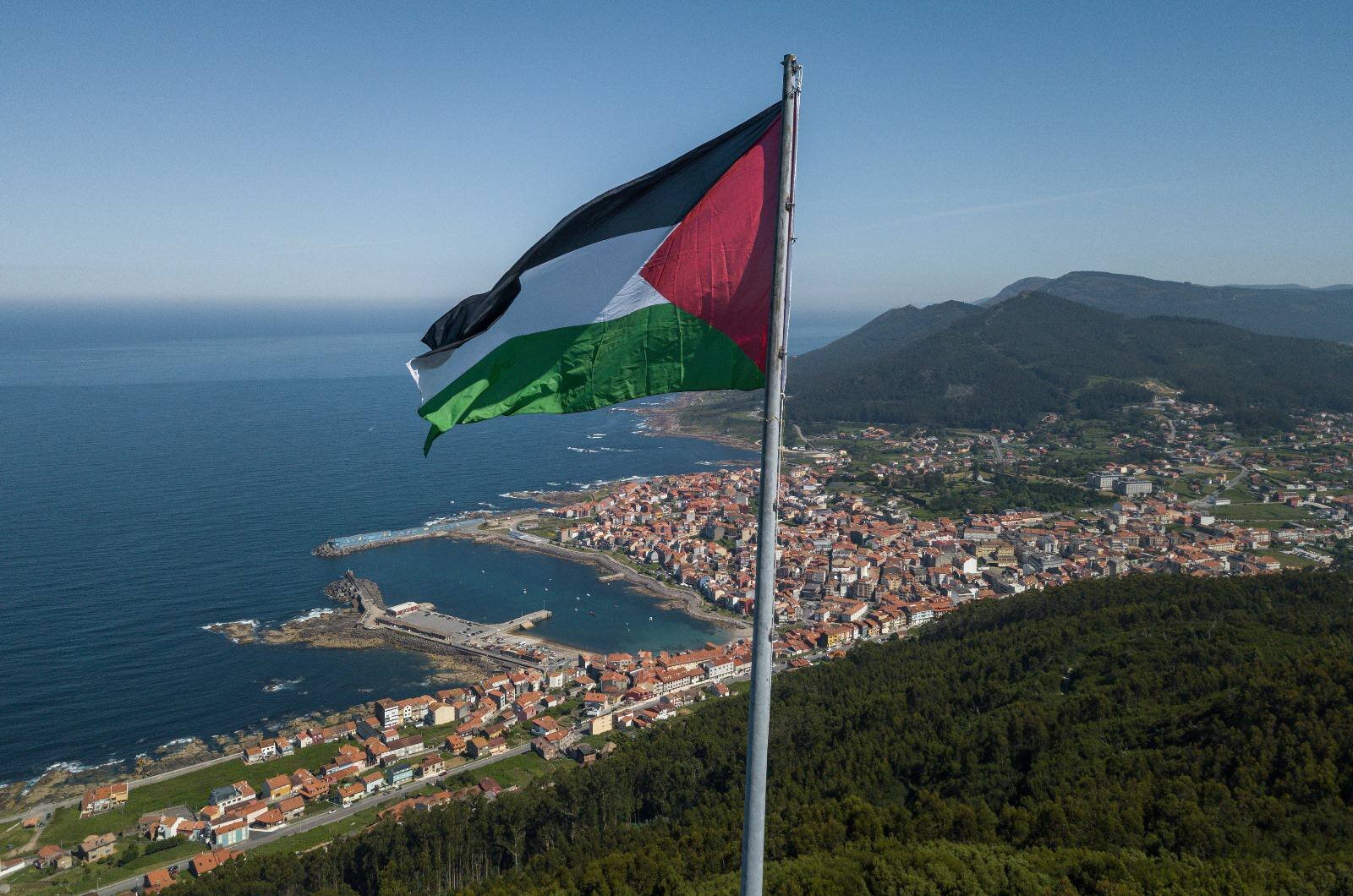 Bandeira colocada polo Comité de solidariedade co pobo palestino do Baixo Miño o pasado 24 de maio no monte Trega e retirada pouco despois polo Concello da Guarda. (Foto: C.S. Fuscalho)