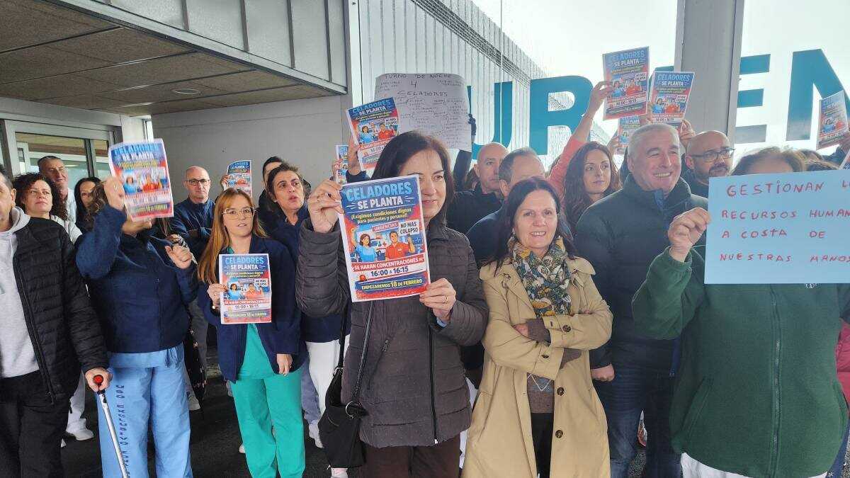 Mobilización dos celadores do HULA, esta cuarta feira. (Foto: Nós Diario)